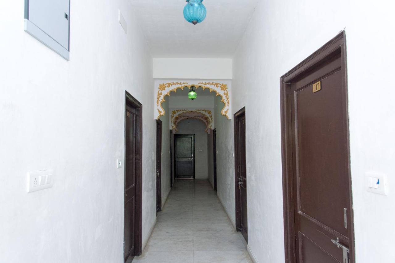 אודייפור Oyo 14118 Hotel Kalika Palace מראה חיצוני תמונה