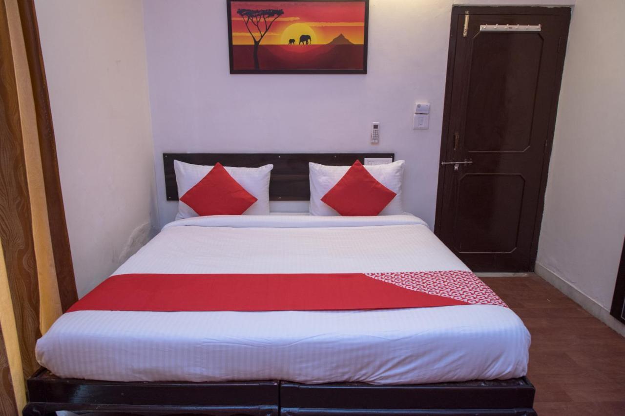 אודייפור Oyo 14118 Hotel Kalika Palace מראה חיצוני תמונה