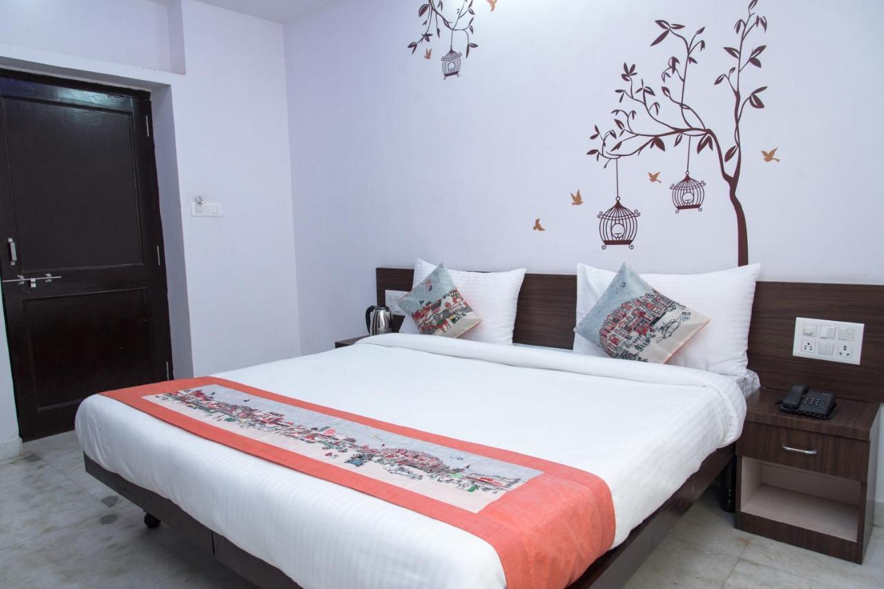 אודייפור Oyo 14118 Hotel Kalika Palace מראה חיצוני תמונה