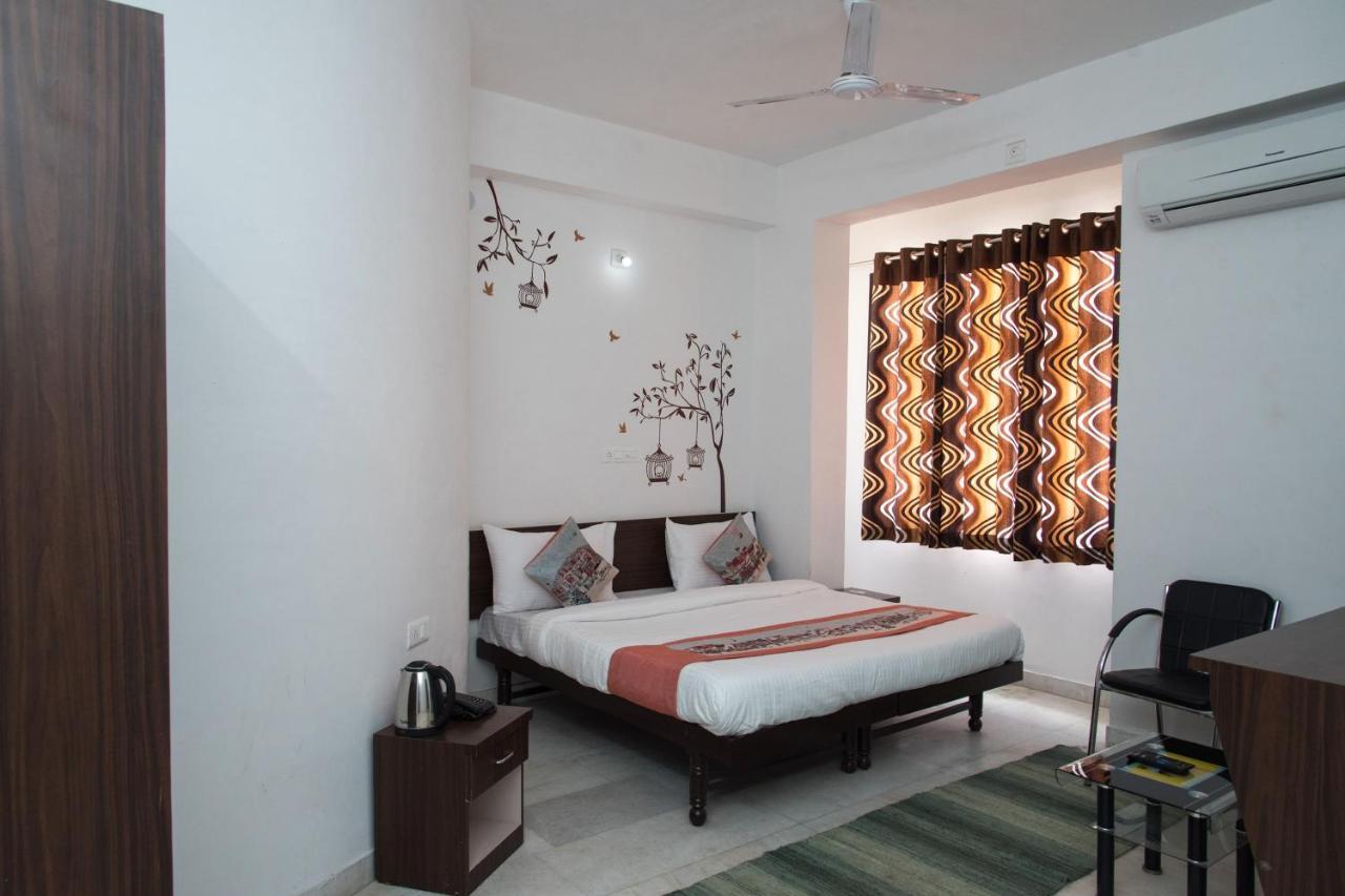 אודייפור Oyo 14118 Hotel Kalika Palace מראה חיצוני תמונה